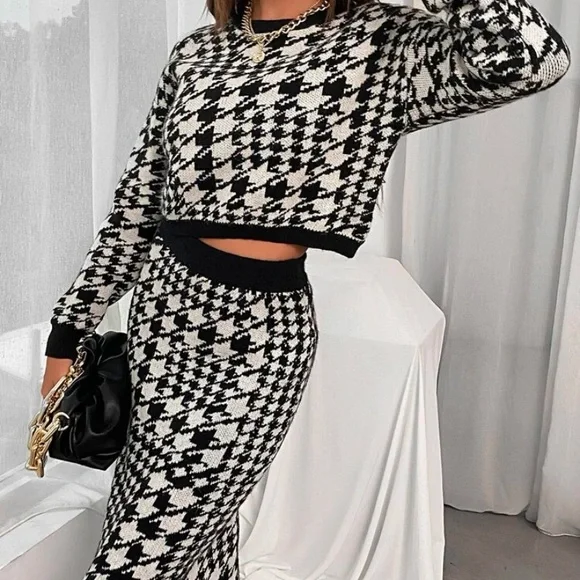 NEW! Hounds Tooth Sweater Skirt Set - Picture 5 of 5